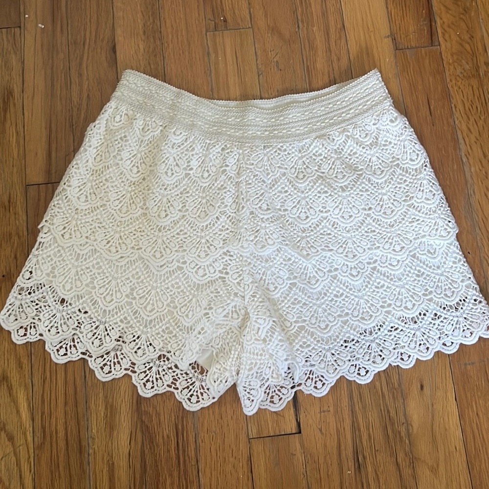 Justice girls size 16 cream lace shorts